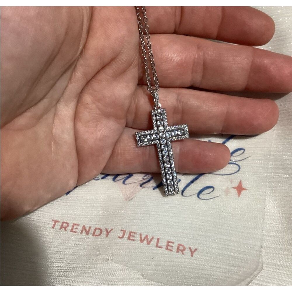 ✝️ Beautiful Sparkling Zircon Cross Pendant Necklace - Picture 10 of 16